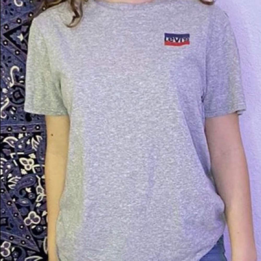 levi t-shirt